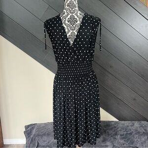 💥Criss Cross Black Polka‎ Dot Dress w/ Smocked Waist💥